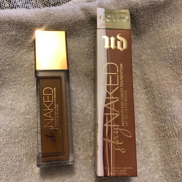 Urban Decay Stay Naked liquid foundation - Picture 2 of 3